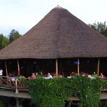 parkview-Safaris-lodge-restaurant